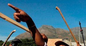 SA platinum output still under pressure