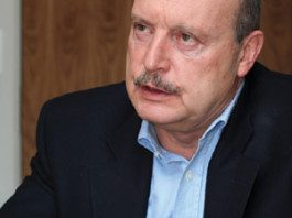 Low diamond prices push Petra into red