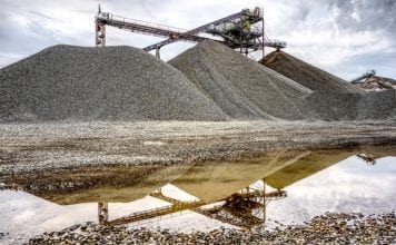 Investors propose international agency to monitor mining