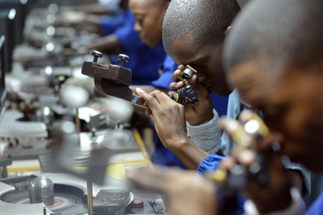 botswana-diamond-cutters-super-169_1