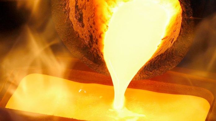 molten-gold-being-made