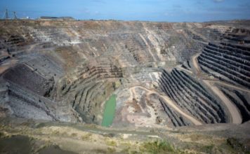De Beers to halt Venetia mine for two years