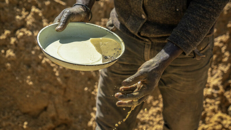 Zambian rescue workers continue to search for miners after mudslide